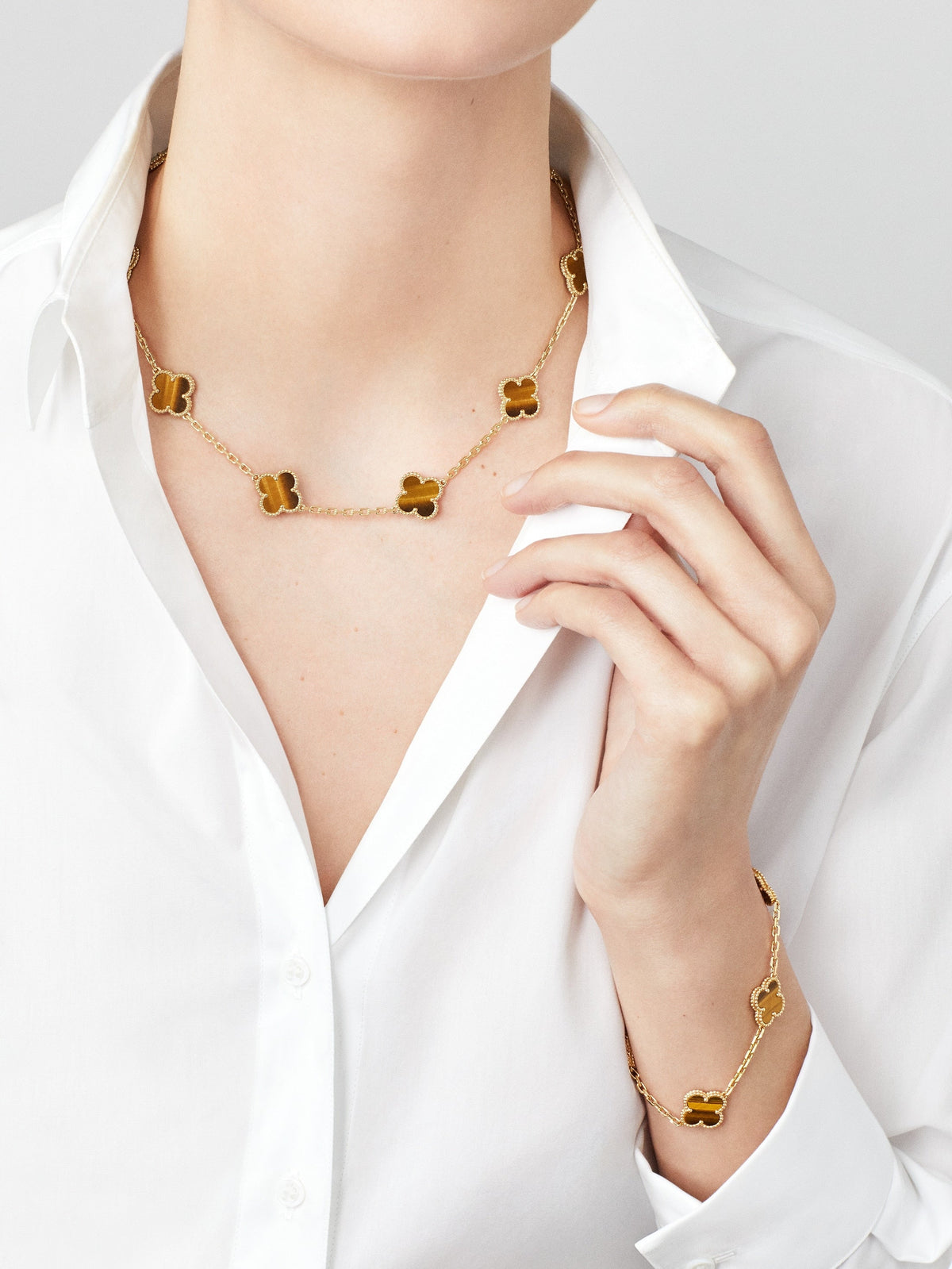 Van Cleef Vintage Alhambra 5 Motifs Tiger's Eye