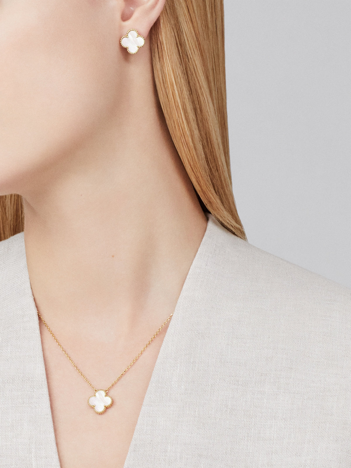 Van Cleef Collier Vintage Alhambra Or Jaune Nacre Blanche