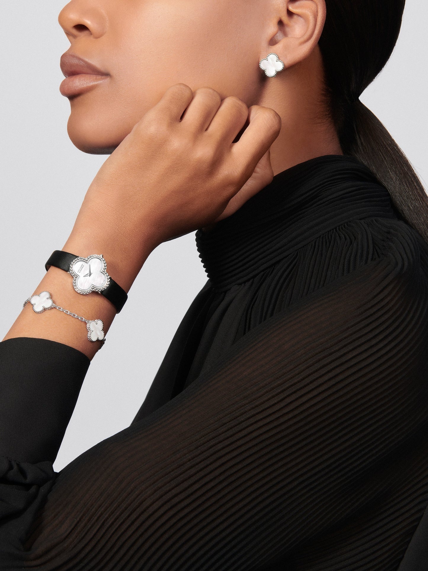 Van Cleef Vintage Alhambra 5 motifs Nacre