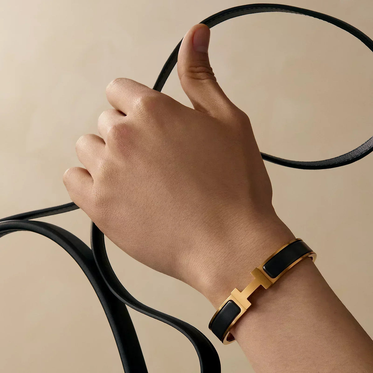 Hermès - Clic HH Bracelet Matte Gold Black